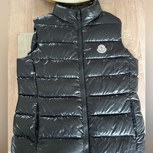 Moncler vest kids size 14 excellent condition